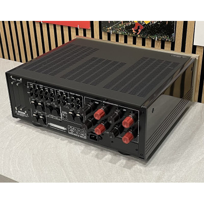 Accuphase E-4000